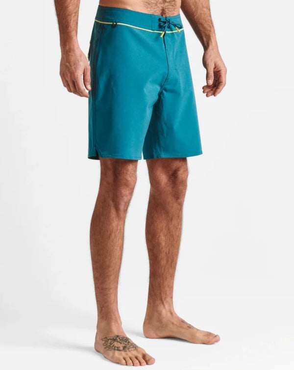 Passage Solid 17" Boardshort - Grua Surf Co.